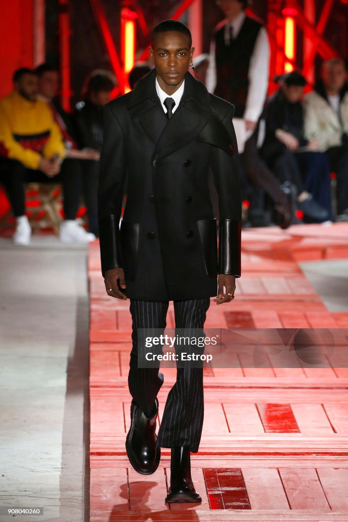 Alexander McQueen : Runway - Paris Fashion Week - Menswear F/W 2018-2019