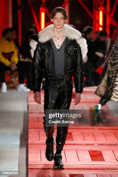 Model walks the runway during the Alexander McQueen Menswear Fall/Winter 2018-2019 show as part of Paris Fashion Week on January 19, 2018 in Paris,...