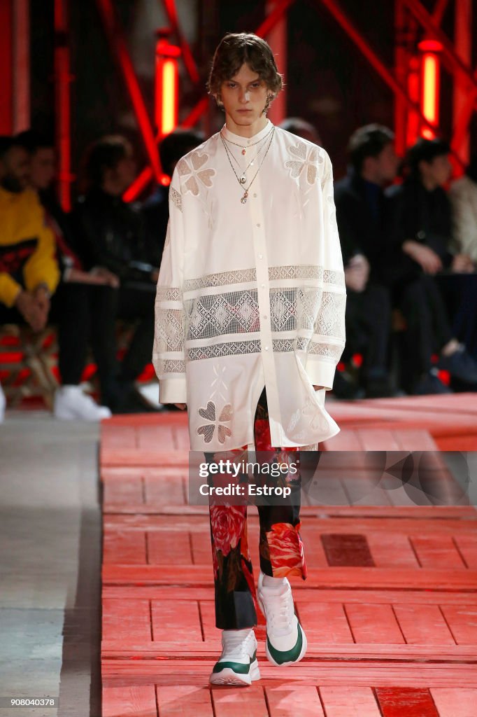 Alexander McQueen : Runway - Paris Fashion Week - Menswear F/W 2018-2019