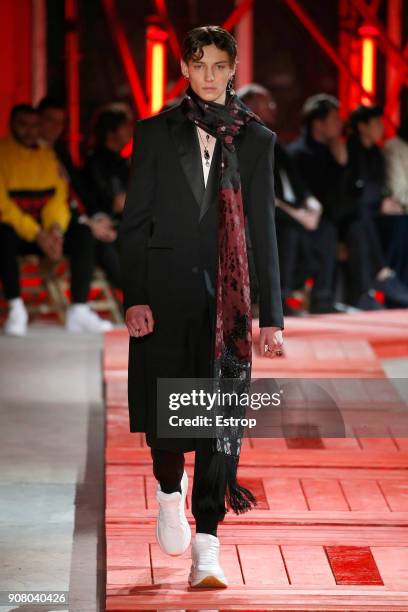 Model walks the runway during the Alexander McQueen Menswear Fall/Winter 2018-2019 show as part of Paris Fashion Week on January 19, 2018 in Paris,...