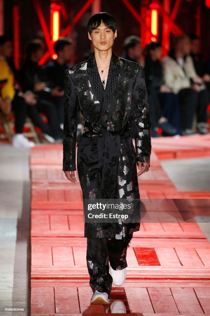 Alexander McQueen : Runway - Paris Fashion Week - Menswear F/W 2018-2019