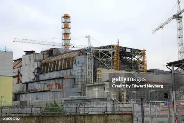 reactor no. 4 of chernobyl nuclear power plant - chernobyl stockfoto's en -beelden