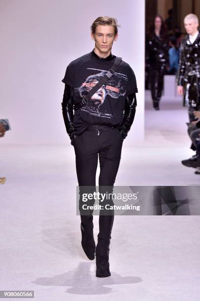 Model walks the runway at the Balmain Homme Autumn Winter 2018 fashion show during Paris Menswear Fashion Week on January 20, 2018 in Paris, France.