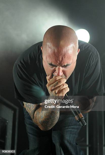 Aaron Lewis of Staind performs at the Amway Arena on September 15, 2009 in Orlando, Florida.