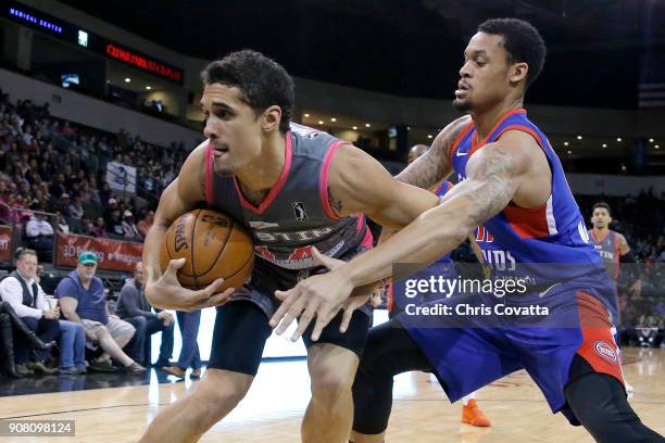 Nick Johnson of the Austin Spurs handles the ball against the Grand Rapids Drive at the H-E-B Center at Cedar Park on January 20, 2018 in Cedar Park,...