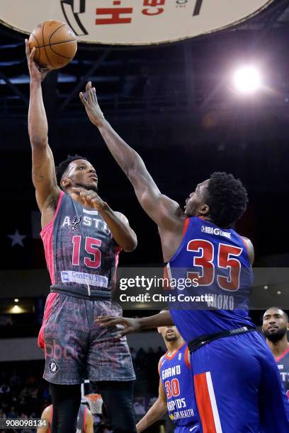 Jaron Blossongame of the Austin Spurs shoots the ball against the Grand Rapids Drive at the H-E-B Center at Cedar Park on January 20, 2018 in Cedar...