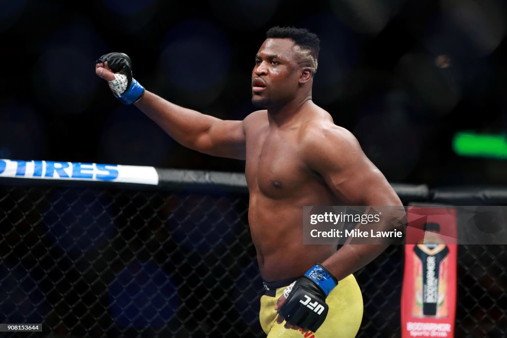 UFC 220: Miocic v Ngannou