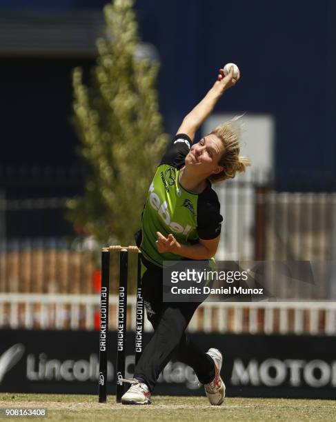 Thunder Nicola Corey bowls during the Women's Big Bash League match between the Adelaide Strikers and the Sydney Thunder at Robertson Oval on January...