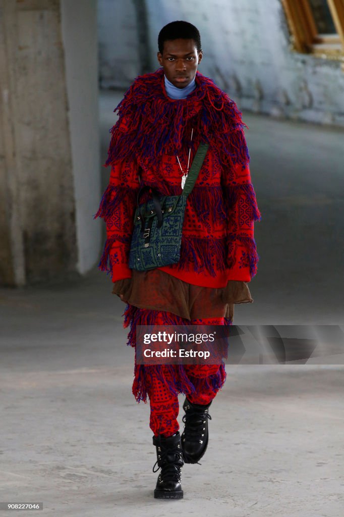 Sacai : Runway - Paris Fashion Week - Menswear F/W 2018-2019