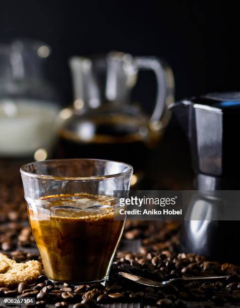 coffee with milk - aniko hobel 個照片及圖片檔