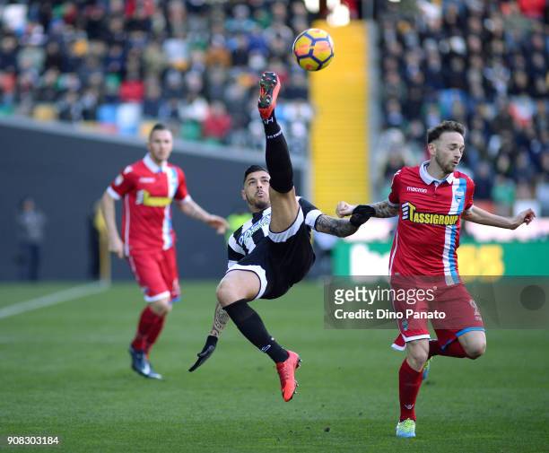 Manuel Lazzari of Spal competers with Giuseppe Pezzella of Udinese during the serie A match between Udinese Calcio and Spal at Stadio Friuli on...