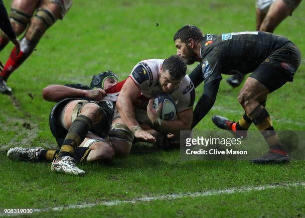 Sean Reidy of Ulster drives over to score a try during the European Rugby Champions Cup match between Wasps and Ulster Rugby at Ricoh Arena on...