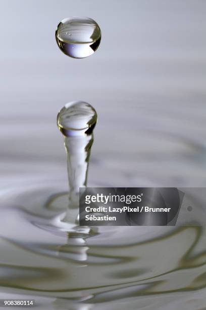 water drops - lazypixel photos et images de collection