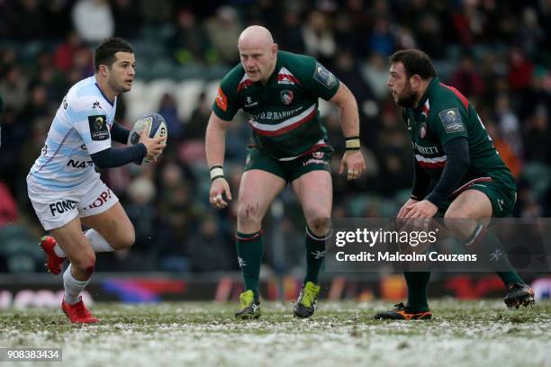 Brice Dulin of Racing 92 runs at Dan Cole and Greg Bateman of Leicester Tigers during the European Rugby Champions Cup match between Leicester Tigers...