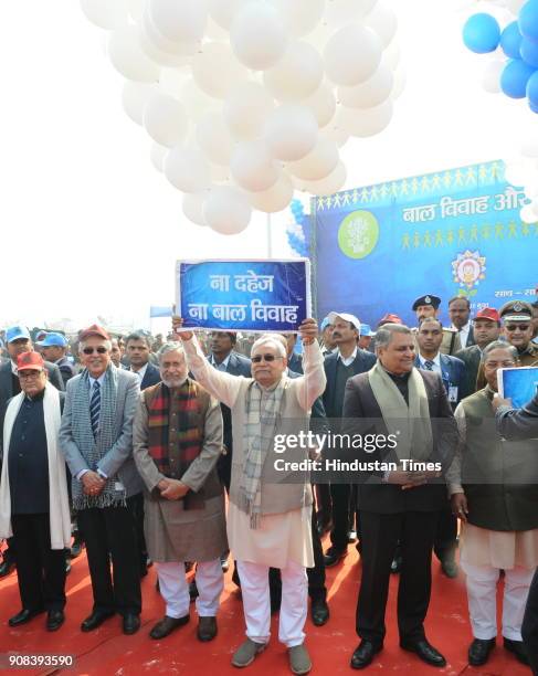 Bihar Chief Minister Nitish Kumar with others leader inaugurating World's longest human chain to create awareness against dowry and child marriage on...