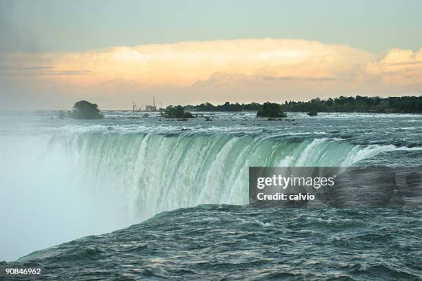 niagara al tramonto - niagara falls city new york state foto e immagini stock