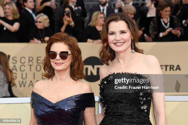 Actors Susan Sarandon and Geena Davis attend the 24th Annual Screen Actors Guild Awards at The Shrine Auditorium on January 21, 2018 in Los Angeles,...