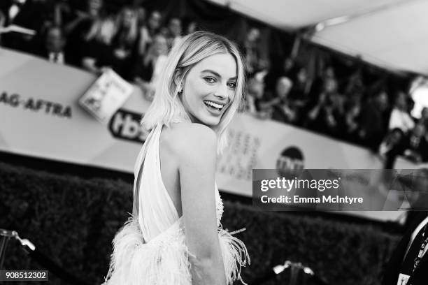 Actor Margot Robbie attends the 24th Annual Screen Actors Guild Awards at The Shrine Auditorium on January 21, 2018 in Los Angeles, California....