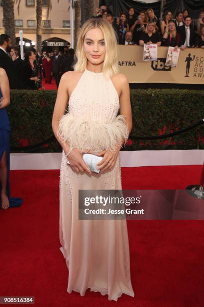 Actor Margot Robbie attends the 24th Annual Screen Actors Guild Awards at The Shrine Auditorium on January 21, 2018 in Los Angeles, California.