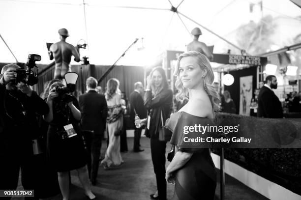Actor Reese Witherspoon attends the 24th Annual Screen Actors Guild Awards at The Shrine Auditorium on January 21, 2018 in Los Angeles, California....
