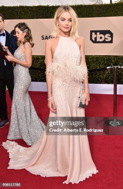 Actor Margot Robbie attends the 24th Annual Screen Actors Guild Awards at The Shrine Auditorium on January 21, 2018 in Los Angeles, California....