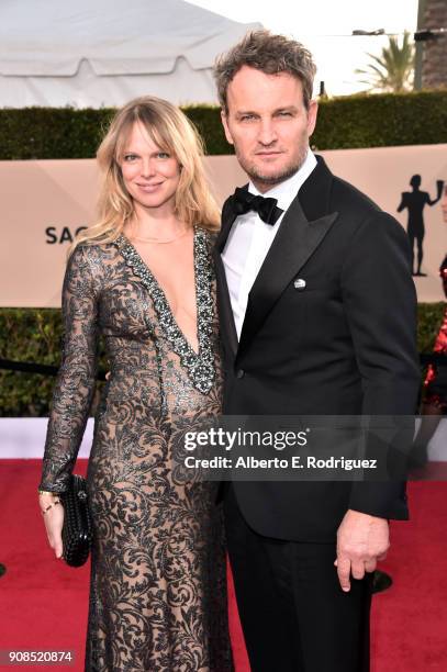 Actors Cecile Breccia and Jason Clarke attend the 24th Annual Screen Actors Guild Awards at The Shrine Auditorium on January 21, 2018 in Los Angeles,...