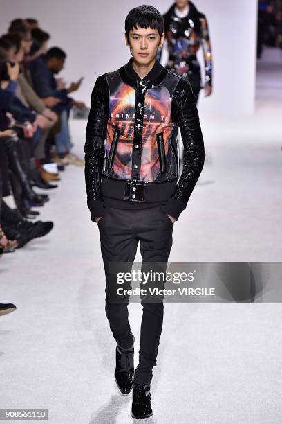 Model walks the runway during the Balmain Homme Menswear Fall/Winter 2018-2019 show as part of Paris Fashion Week on January 20, 2018 in Paris,...