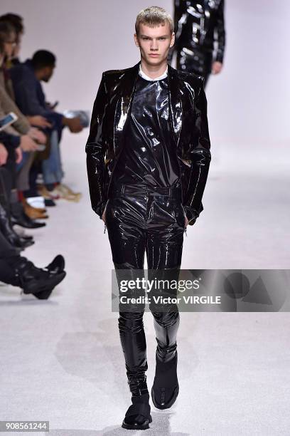 Model walks the runway during the Balmain Homme Menswear Fall/Winter 2018-2019 show as part of Paris Fashion Week on January 20, 2018 in Paris,...