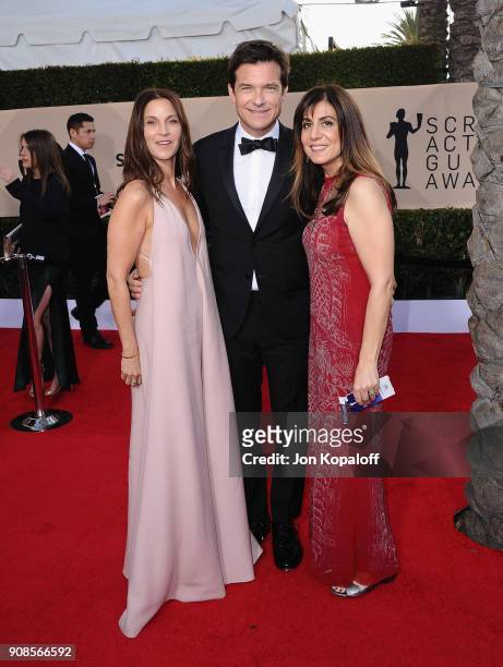 Actor Amanda Anka, Jason Bateman, and guest attend the 24th Annual Screen Actors Guild Awards at The Shrine Auditorium on January 21, 2018 in Los...