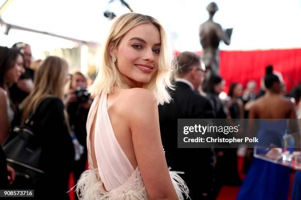 Actor Margot Robbie attends the 24th Annual Screen Actors Guild Awards at The Shrine Auditorium on January 21, 2018 in Los Angeles, California....