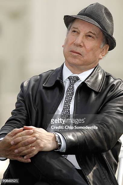 Musician Paul Simon, co-founder of the Children's Health Fund, participates in an event to encourage politicians to not forget young people during...