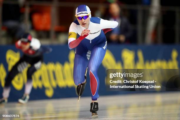 Natalia Voronina of Russia competes in the ladies 3000m Division A race during Day 3 of the ISU World Cup Speed Skating at...