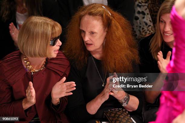 Editor-in-Chief of American Vogue Anna Wintour, Creative Director of American Vogue Grace Coddington and Virginia Smith of Vogue attend the Oscar De...