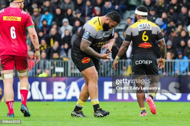 Broken finger for Uini Atonio of La Rochelle during the Champions Cup match between La Rochelle and Harlequins on January 21, 2018 in La Rochelle,...