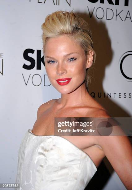 Model Kate Nauta attends the premiere of "The Burning Plain" at the Sunshine Cinema on September 16, 2009 in New York City.