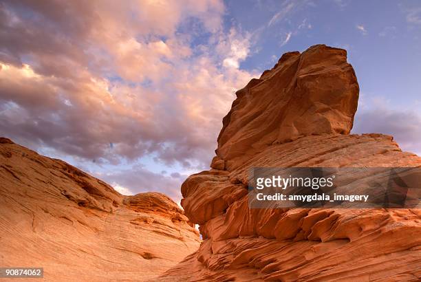 sunset sandstone formation - glen canyon stock pictures, royalty-free photos & images