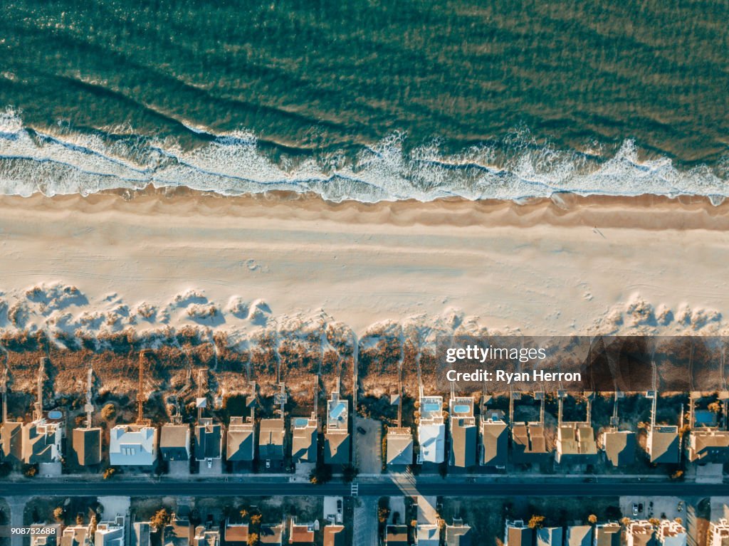 Luftaufnahmen von Häusern am Strand