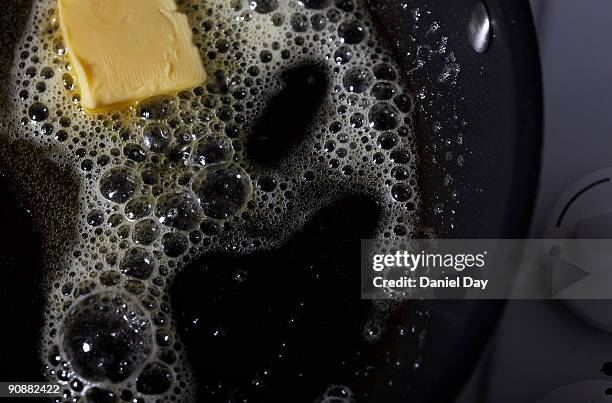 butter melting in pan - butter 個照片及圖片檔