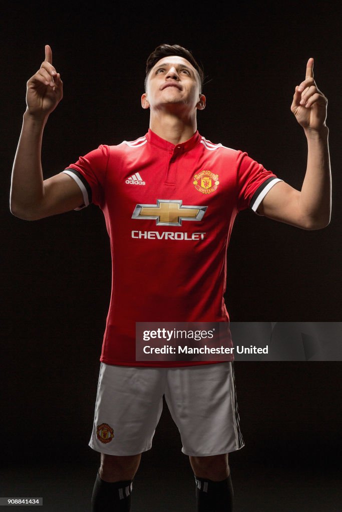 Manchester United Unveil New Signing Alexis Sanchez