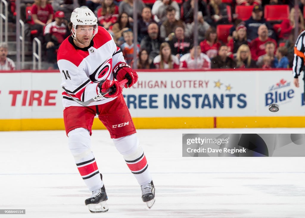 Carolina Hurricanes v Detroit Red Wings"t