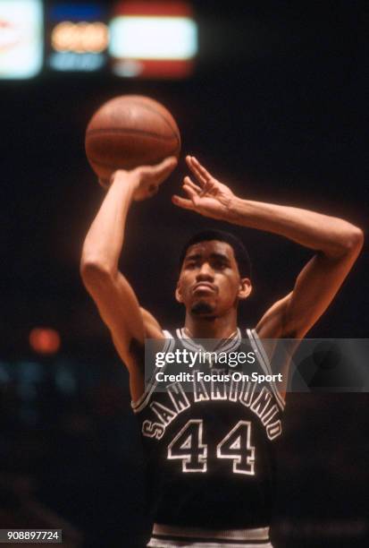 George Gervin of the San Antonio Spurs shoots a free throw against the New York Knicks during an NBA basketball game circa 1978 at Madison Square...