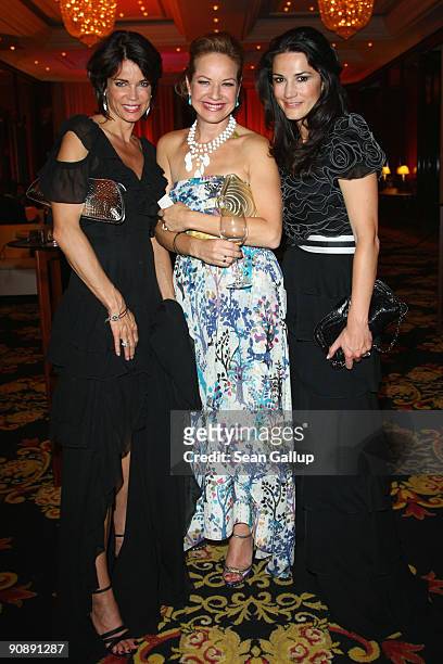 Actress Gerit Kling , couture and accesoires shop owner Veronica Pohle and Countess Mariella von Faber-Castell attend the dreamball 2009 charity gala...
