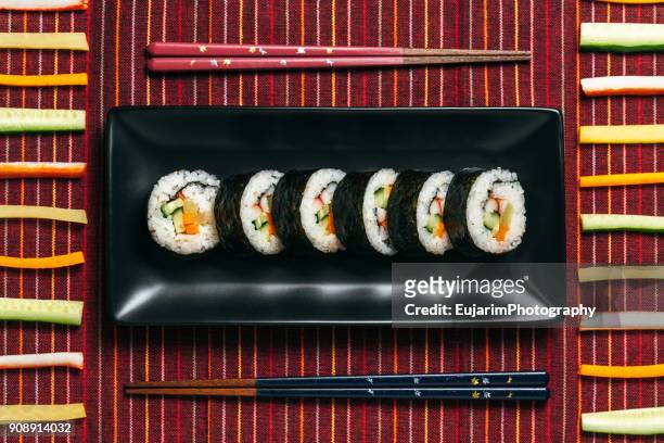 food knolling, japanese lunch - takuan stockfoto's en -beelden