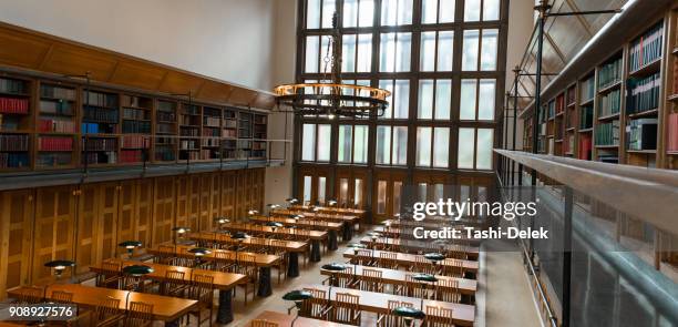 Overhead Library Overhead Desk Lamp Photos and Premium High Res Pictures - Getty Images