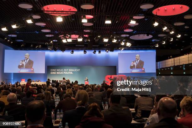 Martin Schulz, head of the German Social Democrats , speaks to delegates at the SPD federal congress on January 21, 2018 in Bonn, Germany. The SPD is...