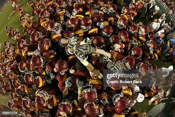 Rose Bowl: Aerial view of USC in team huddle before BCS Championship game vs Texas. Pasadena, CA 1/4/2006 CREDIT: Robert Beck