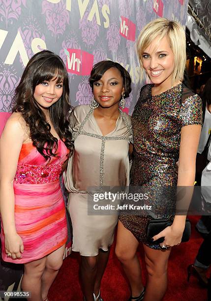 Actors Anna Maria Perez de Tagle, Naturi Naughton and Kherington Payne attend 2009 VH1 Divas at Brooklyn Academy of Music on September 17, 2009 in...