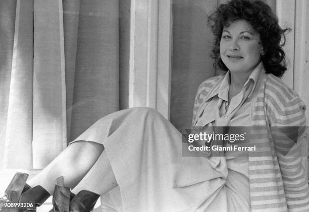 12 Aurora Bautista Stock Photos, HighRes Pictures, and Images Getty