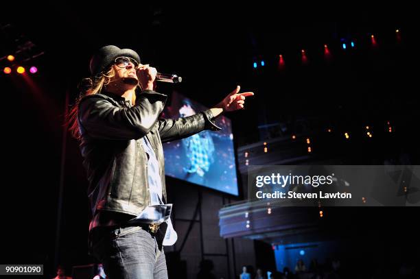 Musician Kid Rock performs in The Pearl concert theater at the Palms Casino Resort on September 17, 2009 in Las Vegas, Nevada.