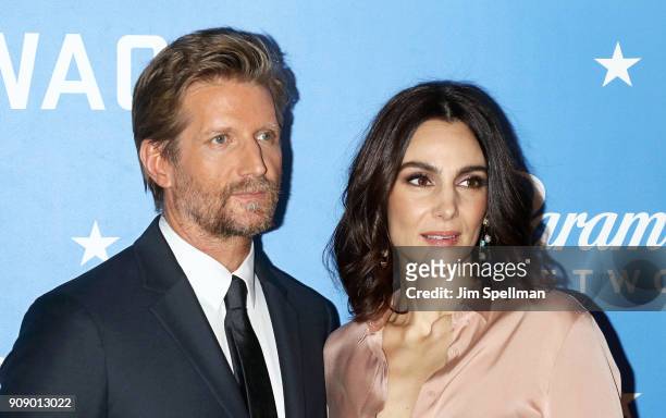 Actors Paul Sparks and Annie Parisse attend the "Waco" world premiere at Jazz at Lincoln Center on January 22, 2018 in New York City.